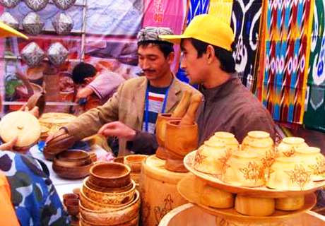 新疆维吾尔传统木制器具，木盆盘式菜墩木碗木盘木勺等